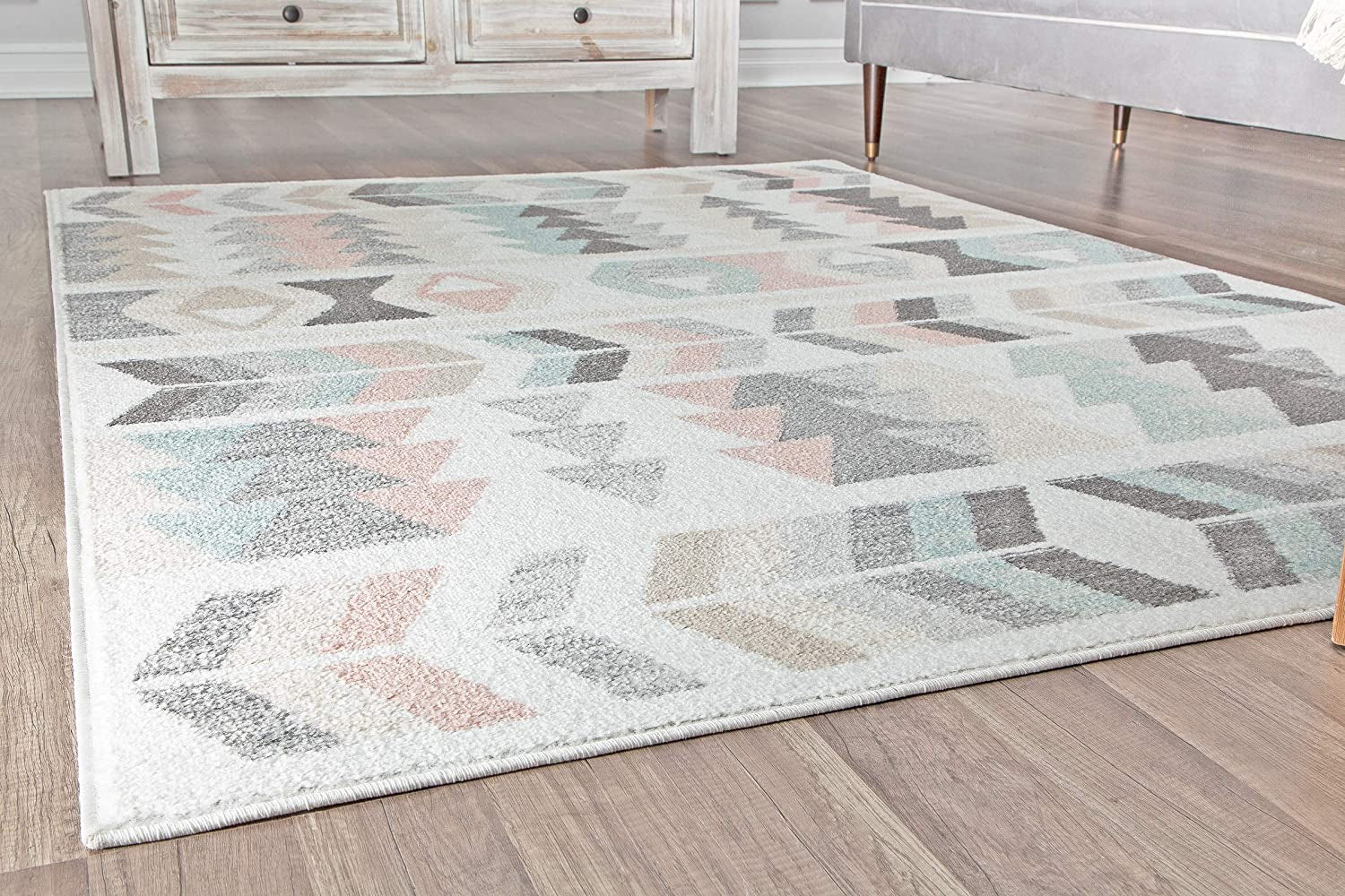 Mika Collection MO50A Mint Lime Contemporary Geometric Area Rug 5'0"X7'6"